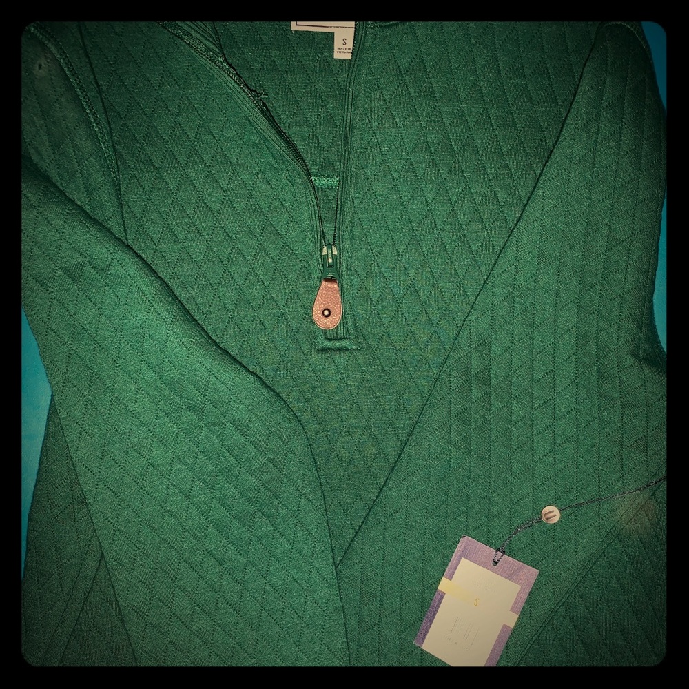 Men’s Small Pullover